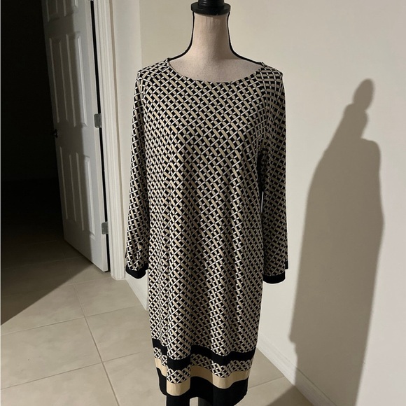 Chico's Dresses & Skirts - Chicos size 1 medium dress very stretchy